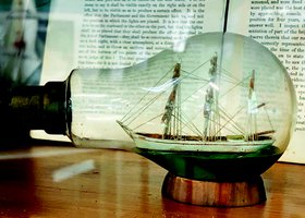 TUKU 24 - Glass Harbours: The Miniature Marvel of Ships-in-Bottles